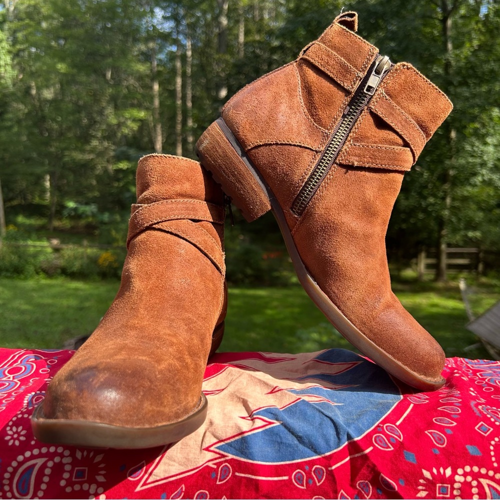 Born Faywood Boots 7.5